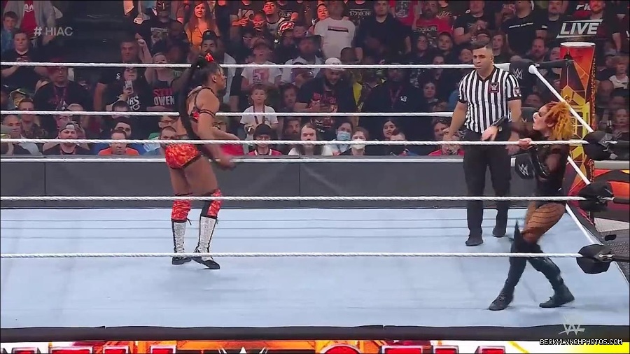 WWE_Hell_In_A_Cell_2022_720p_WEB_h264-HEEL_mp4_001683587.jpg