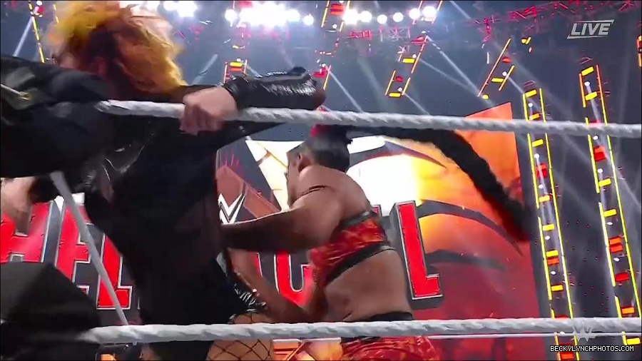 WWE_Hell_In_A_Cell_2022_720p_WEB_h264-HEEL_mp4_001685587.jpg