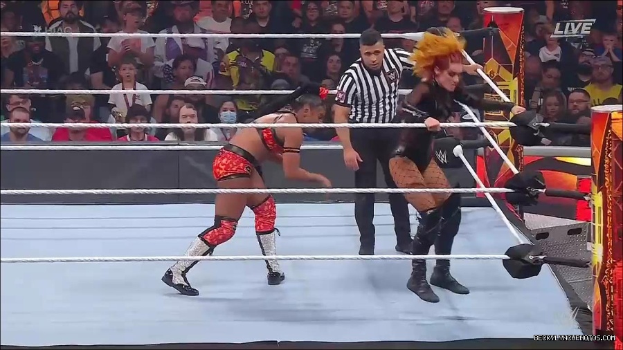 WWE_Hell_In_A_Cell_2022_720p_WEB_h264-HEEL_mp4_001687587.jpg
