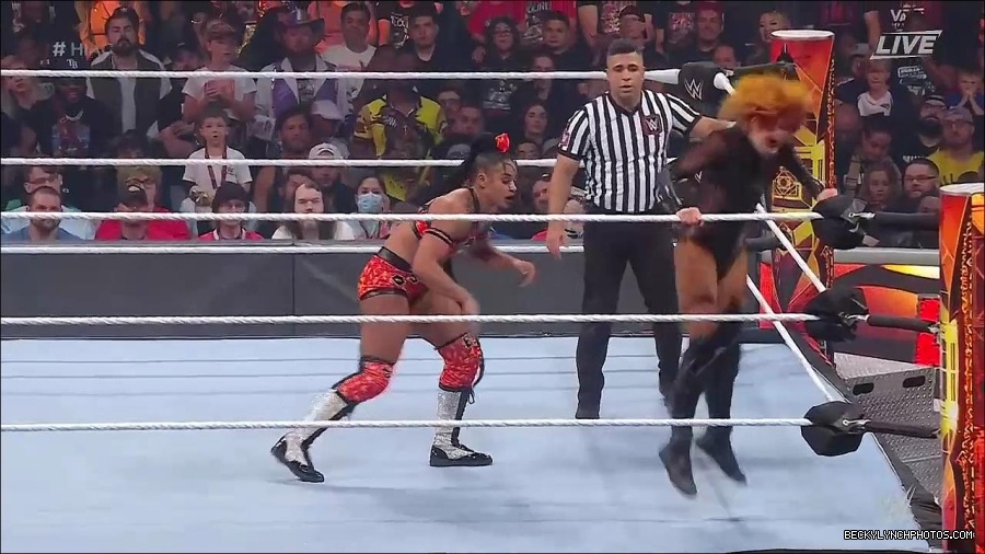 WWE_Hell_In_A_Cell_2022_720p_WEB_h264-HEEL_mp4_001687987.jpg