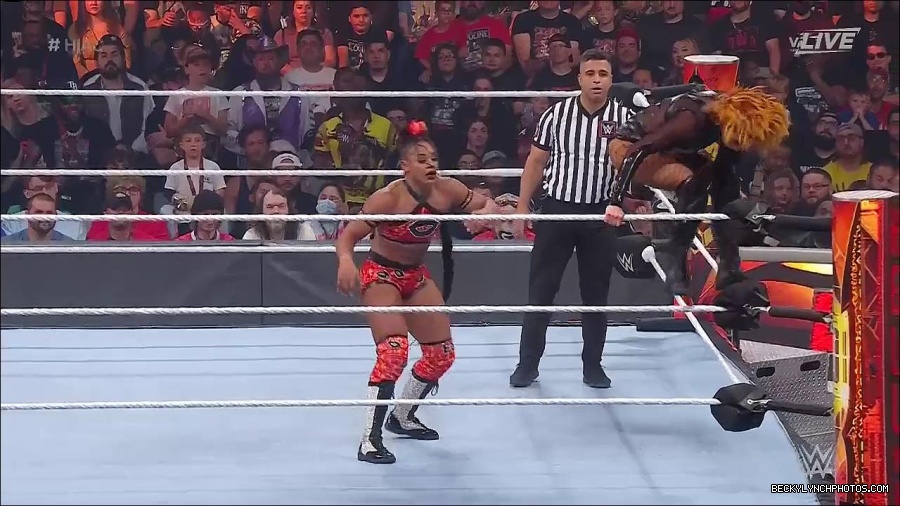 WWE_Hell_In_A_Cell_2022_720p_WEB_h264-HEEL_mp4_001688387.jpg