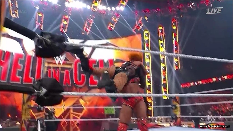 WWE_Hell_In_A_Cell_2022_720p_WEB_h264-HEEL_mp4_001689587.jpg