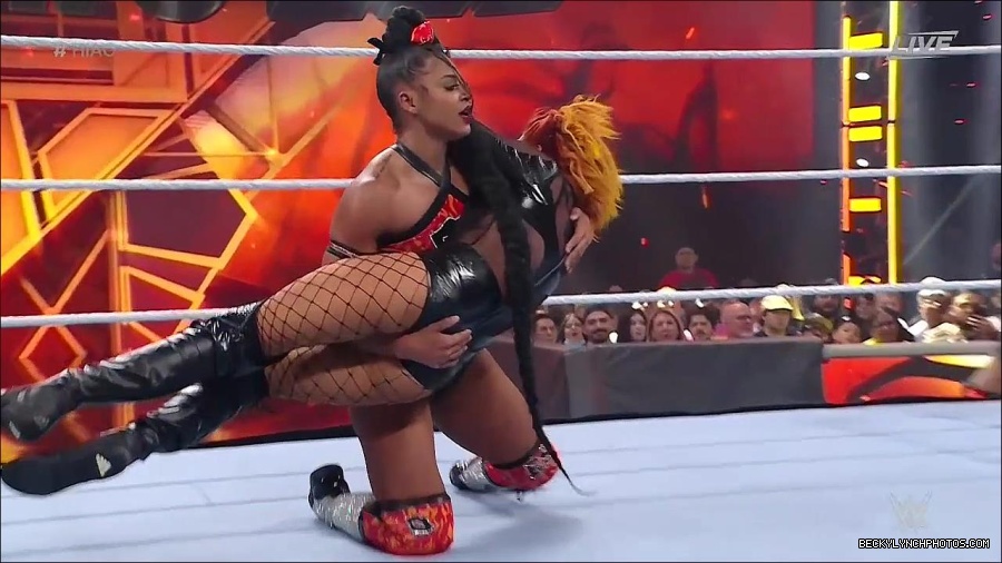 WWE_Hell_In_A_Cell_2022_720p_WEB_h264-HEEL_mp4_001693587.jpg