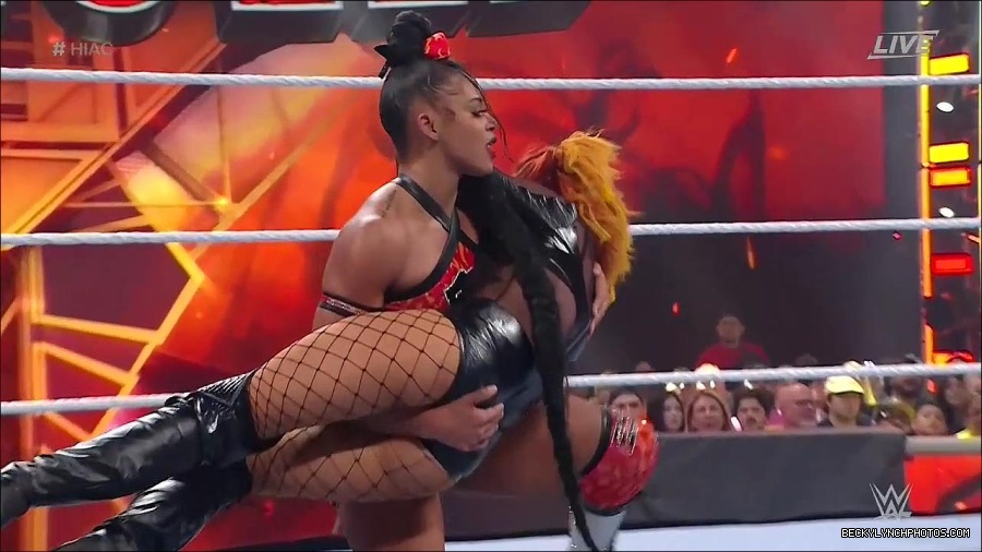 WWE_Hell_In_A_Cell_2022_720p_WEB_h264-HEEL_mp4_001693987.jpg