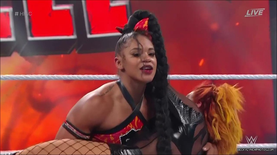 WWE_Hell_In_A_Cell_2022_720p_WEB_h264-HEEL_mp4_001695587.jpg