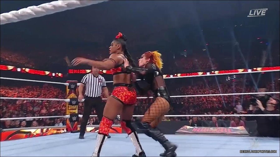 WWE_Hell_In_A_Cell_2022_720p_WEB_h264-HEEL_mp4_001700754.jpg