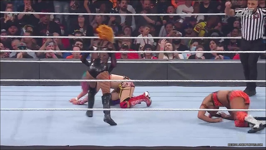 WWE_Hell_In_A_Cell_2022_720p_WEB_h264-HEEL_mp4_001703154.jpg