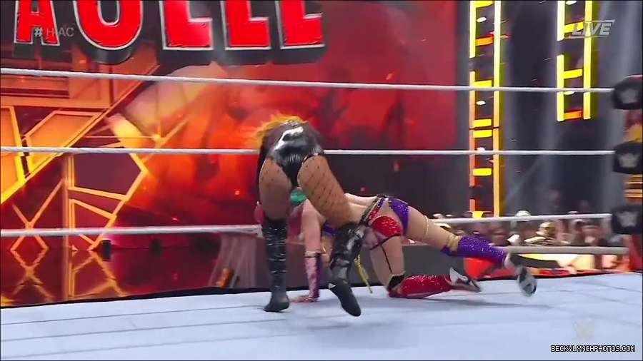 WWE_Hell_In_A_Cell_2022_720p_WEB_h264-HEEL_mp4_001705154.jpg