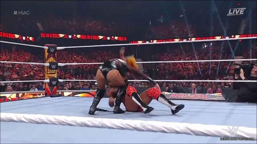 WWE_Hell_In_A_Cell_2022_720p_WEB_h264-HEEL_mp4_001707954.jpg