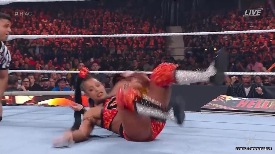 WWE_Hell_In_A_Cell_2022_720p_WEB_h264-HEEL_mp4_001710754.jpg