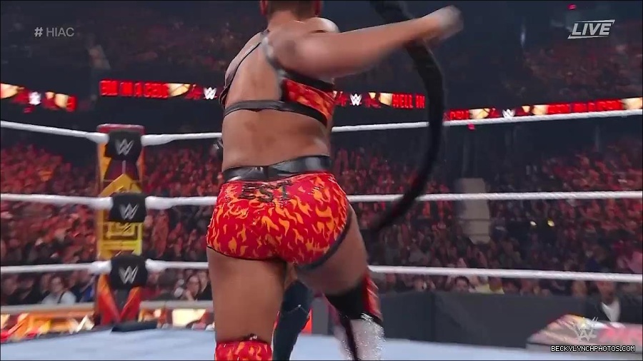 WWE_Hell_In_A_Cell_2022_720p_WEB_h264-HEEL_mp4_001712354.jpg