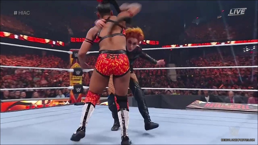 WWE_Hell_In_A_Cell_2022_720p_WEB_h264-HEEL_mp4_001712754.jpg