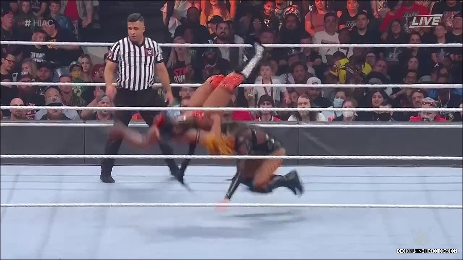 WWE_Hell_In_A_Cell_2022_720p_WEB_h264-HEEL_mp4_001714354.jpg