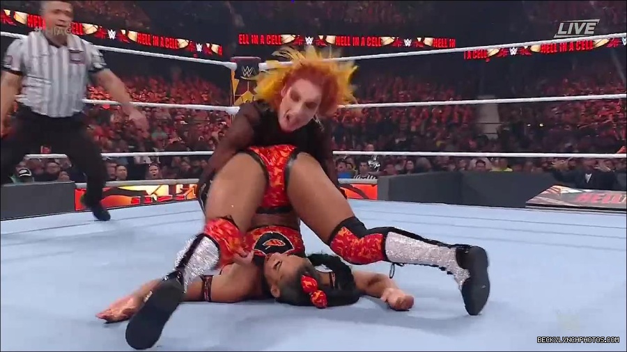WWE_Hell_In_A_Cell_2022_720p_WEB_h264-HEEL_mp4_001715554.jpg