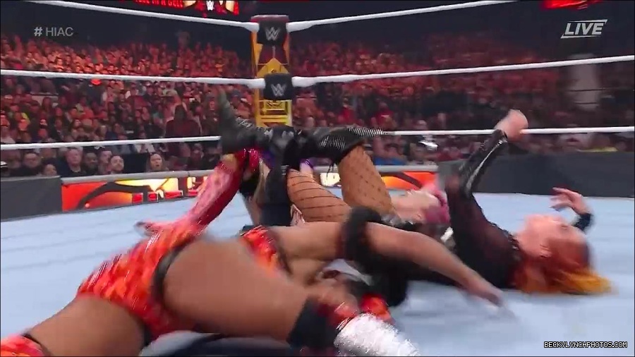 WWE_Hell_In_A_Cell_2022_720p_WEB_h264-HEEL_mp4_001719154.jpg