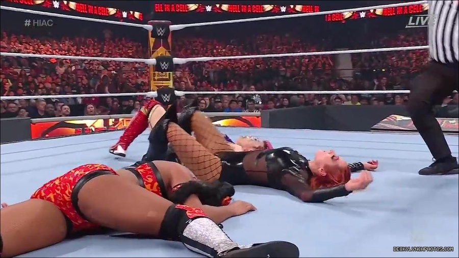 WWE_Hell_In_A_Cell_2022_720p_WEB_h264-HEEL_mp4_001719954.jpg