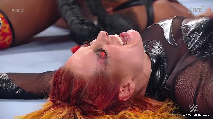WWE_Hell_In_A_Cell_2022_720p_WEB_h264-HEEL_mp4_001725154.jpg