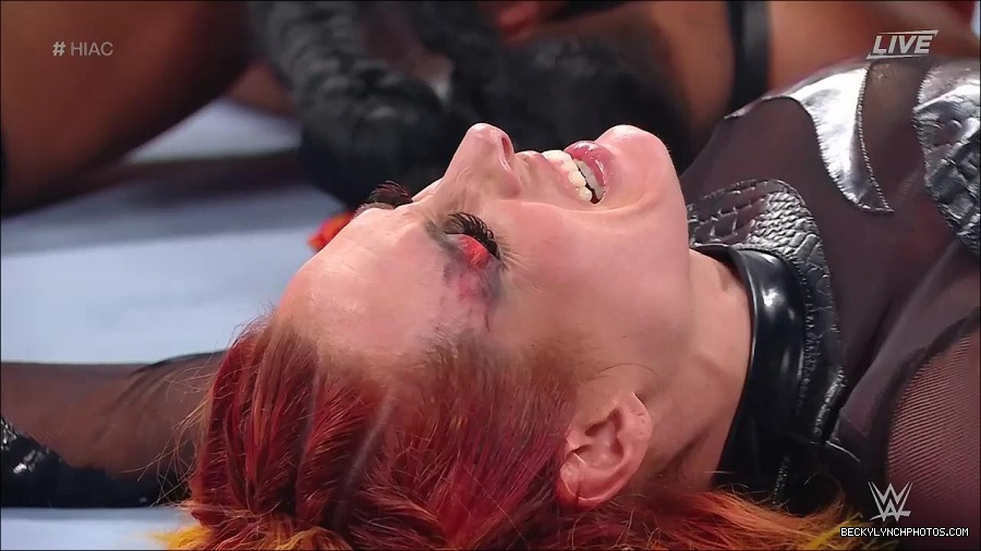WWE_Hell_In_A_Cell_2022_720p_WEB_h264-HEEL_mp4_001726354.jpg