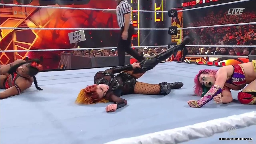 WWE_Hell_In_A_Cell_2022_720p_WEB_h264-HEEL_mp4_001748354.jpg