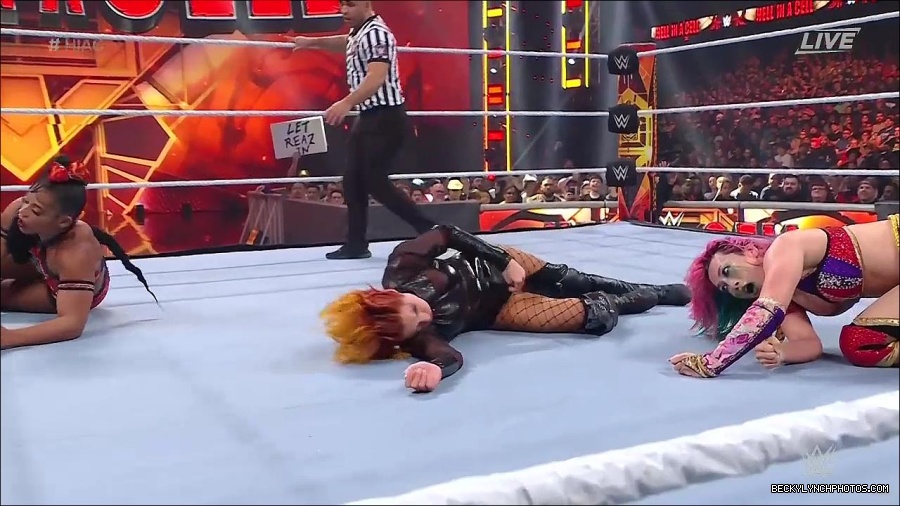WWE_Hell_In_A_Cell_2022_720p_WEB_h264-HEEL_mp4_001748754.jpg