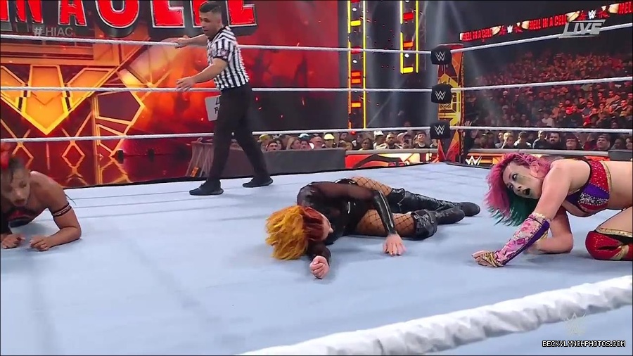 WWE_Hell_In_A_Cell_2022_720p_WEB_h264-HEEL_mp4_001749154.jpg