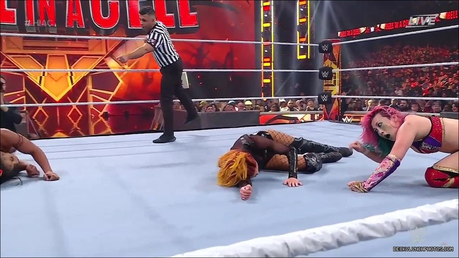 WWE_Hell_In_A_Cell_2022_720p_WEB_h264-HEEL_mp4_001749554.jpg