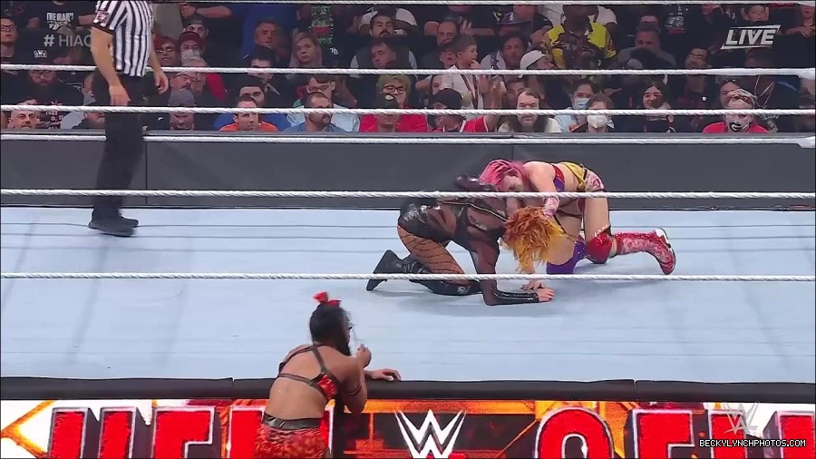 WWE_Hell_In_A_Cell_2022_720p_WEB_h264-HEEL_mp4_001752354.jpg