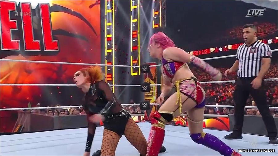 WWE_Hell_In_A_Cell_2022_720p_WEB_h264-HEEL_mp4_001755154.jpg