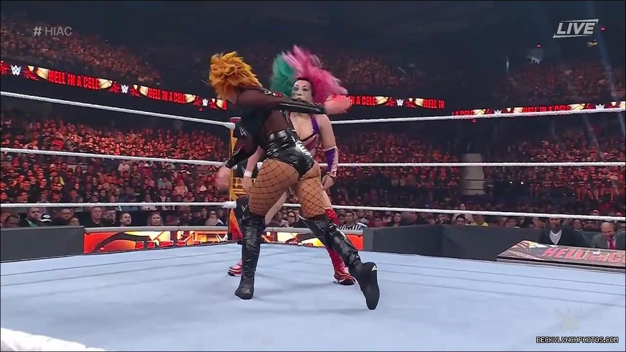 WWE_Hell_In_A_Cell_2022_720p_WEB_h264-HEEL_mp4_001757554.jpg