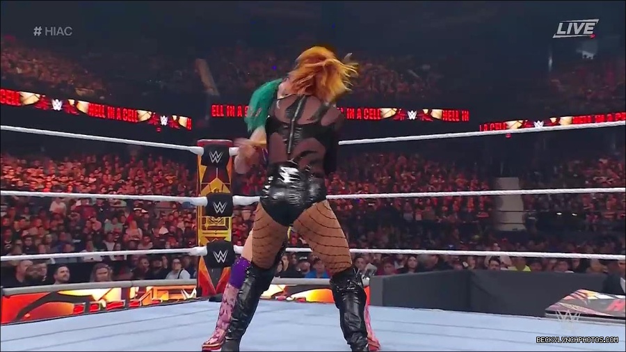 WWE_Hell_In_A_Cell_2022_720p_WEB_h264-HEEL_mp4_001761154.jpg