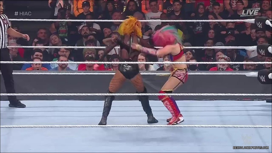 WWE_Hell_In_A_Cell_2022_720p_WEB_h264-HEEL_mp4_001764354.jpg