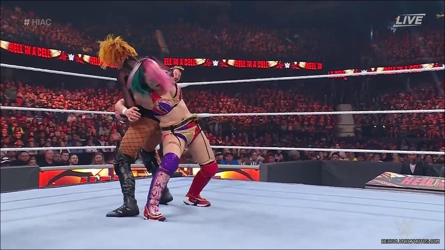 WWE_Hell_In_A_Cell_2022_720p_WEB_h264-HEEL_mp4_001767154.jpg