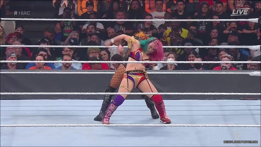 WWE_Hell_In_A_Cell_2022_720p_WEB_h264-HEEL_mp4_001769954.jpg