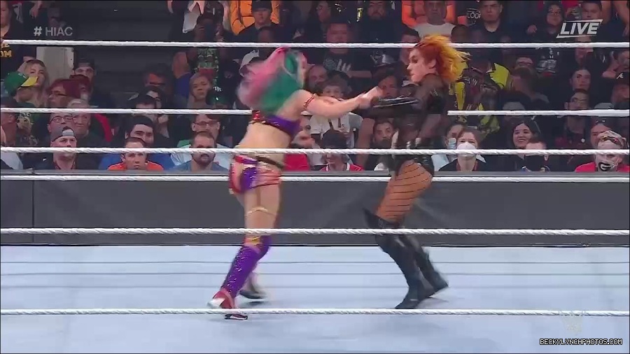 WWE_Hell_In_A_Cell_2022_720p_WEB_h264-HEEL_mp4_001771954.jpg