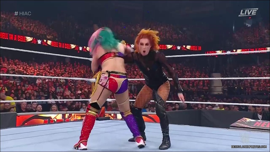 WWE_Hell_In_A_Cell_2022_720p_WEB_h264-HEEL_mp4_001774354.jpg
