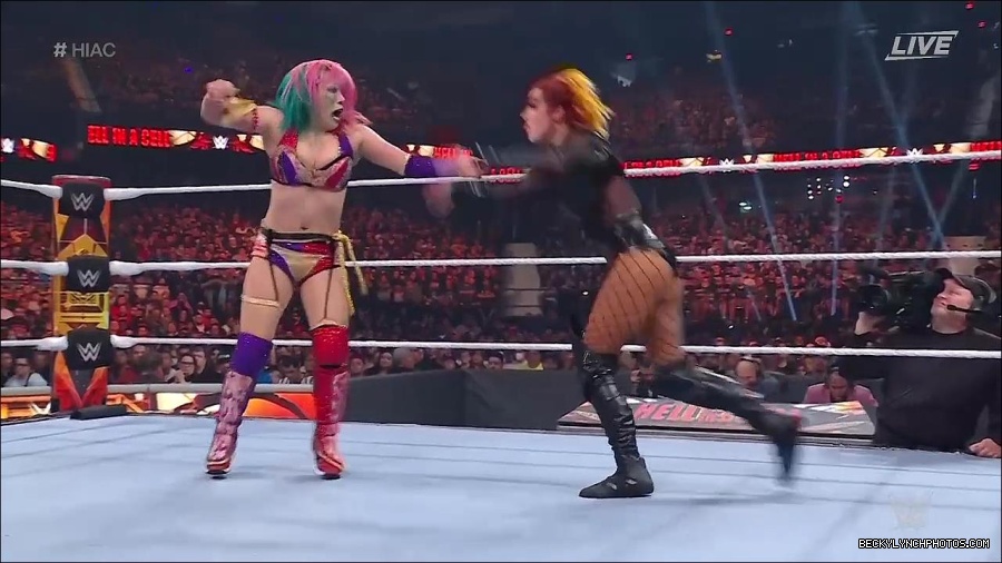 WWE_Hell_In_A_Cell_2022_720p_WEB_h264-HEEL_mp4_001776754.jpg