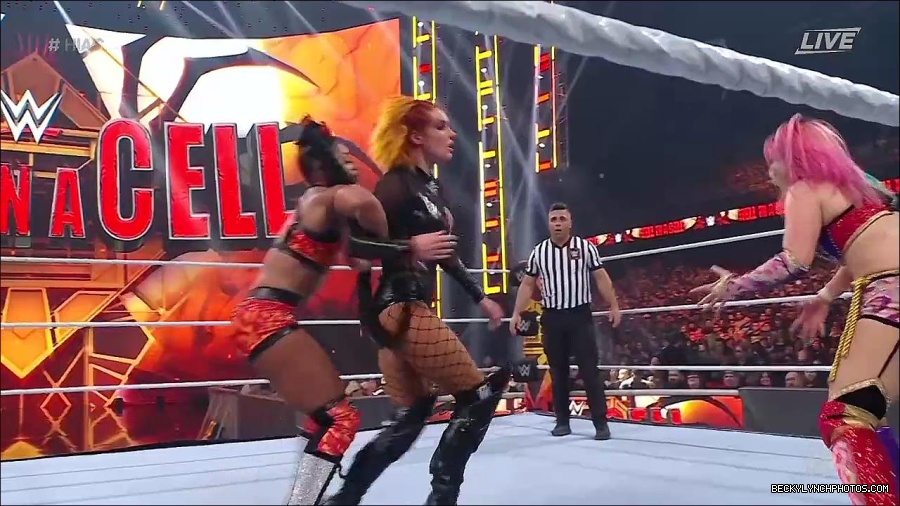 WWE_Hell_In_A_Cell_2022_720p_WEB_h264-HEEL_mp4_001779554.jpg