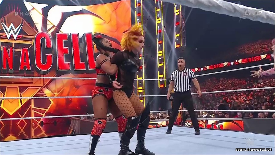 WWE_Hell_In_A_Cell_2022_720p_WEB_h264-HEEL_mp4_001780354.jpg