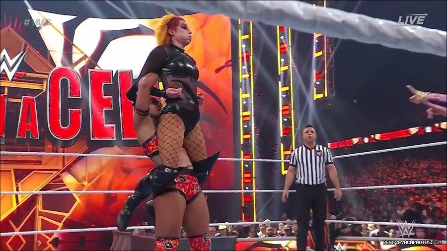 WWE_Hell_In_A_Cell_2022_720p_WEB_h264-HEEL_mp4_001781554.jpg