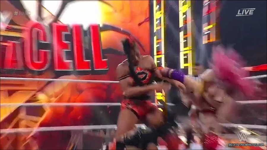 WWE_Hell_In_A_Cell_2022_720p_WEB_h264-HEEL_mp4_001783154.jpg