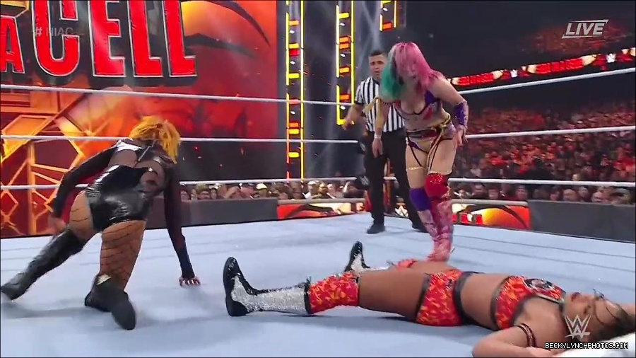 WWE_Hell_In_A_Cell_2022_720p_WEB_h264-HEEL_mp4_001785554.jpg