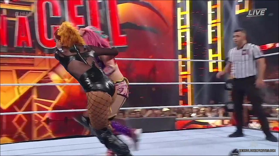 WWE_Hell_In_A_Cell_2022_720p_WEB_h264-HEEL_mp4_001787154.jpg