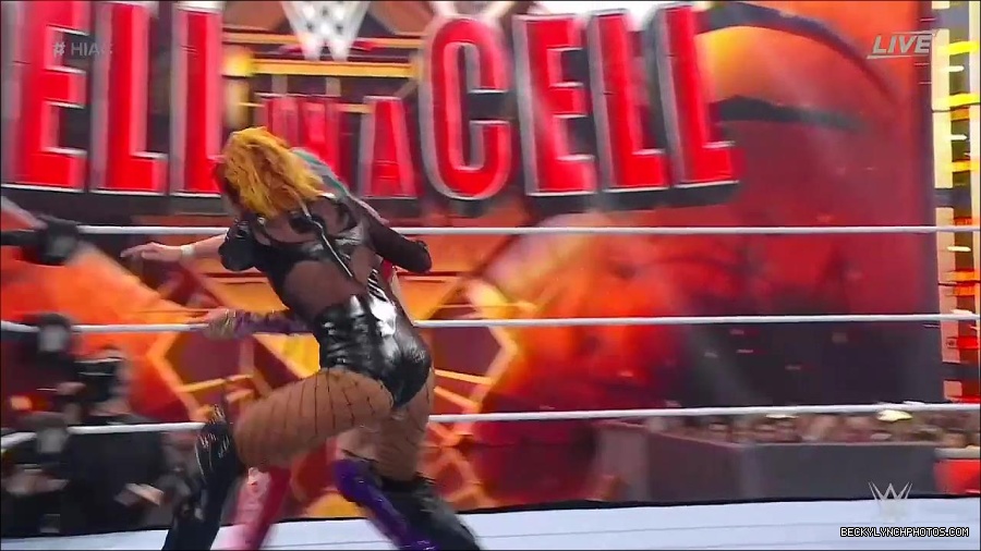 WWE_Hell_In_A_Cell_2022_720p_WEB_h264-HEEL_mp4_001787554.jpg