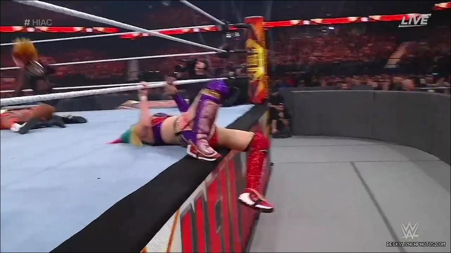 WWE_Hell_In_A_Cell_2022_720p_WEB_h264-HEEL_mp4_001789154.jpg