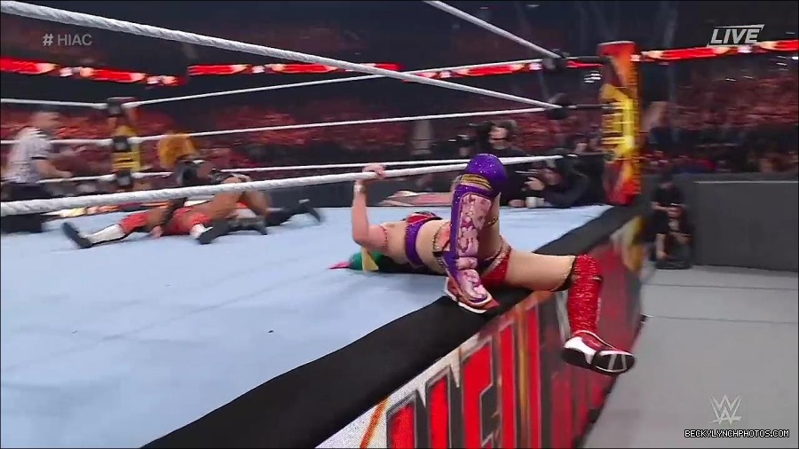 WWE_Hell_In_A_Cell_2022_720p_WEB_h264-HEEL_mp4_001789554.jpg