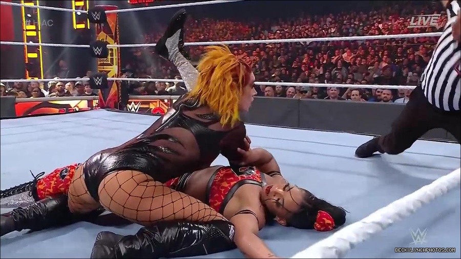 WWE_Hell_In_A_Cell_2022_720p_WEB_h264-HEEL_mp4_001791954.jpg