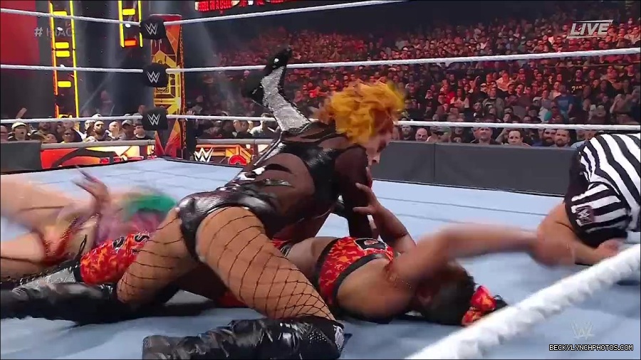 WWE_Hell_In_A_Cell_2022_720p_WEB_h264-HEEL_mp4_001792354.jpg