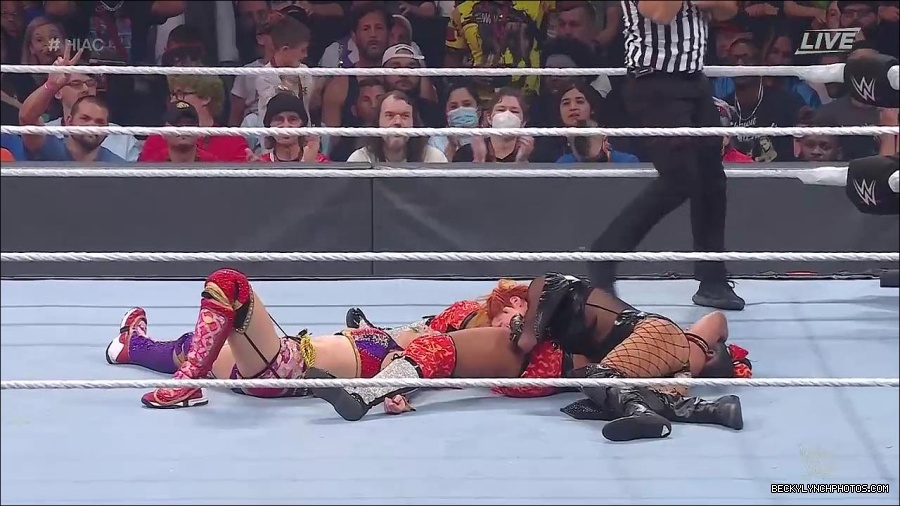 WWE_Hell_In_A_Cell_2022_720p_WEB_h264-HEEL_mp4_001795154.jpg