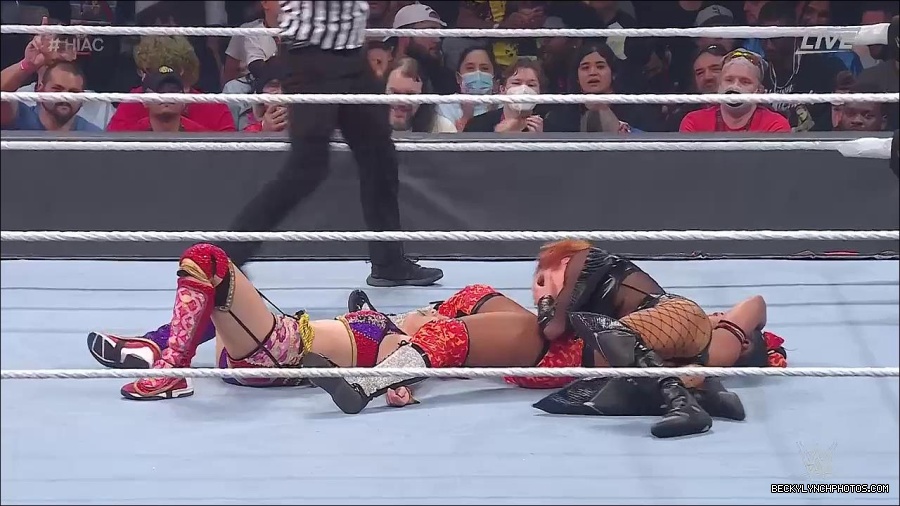WWE_Hell_In_A_Cell_2022_720p_WEB_h264-HEEL_mp4_001796354.jpg