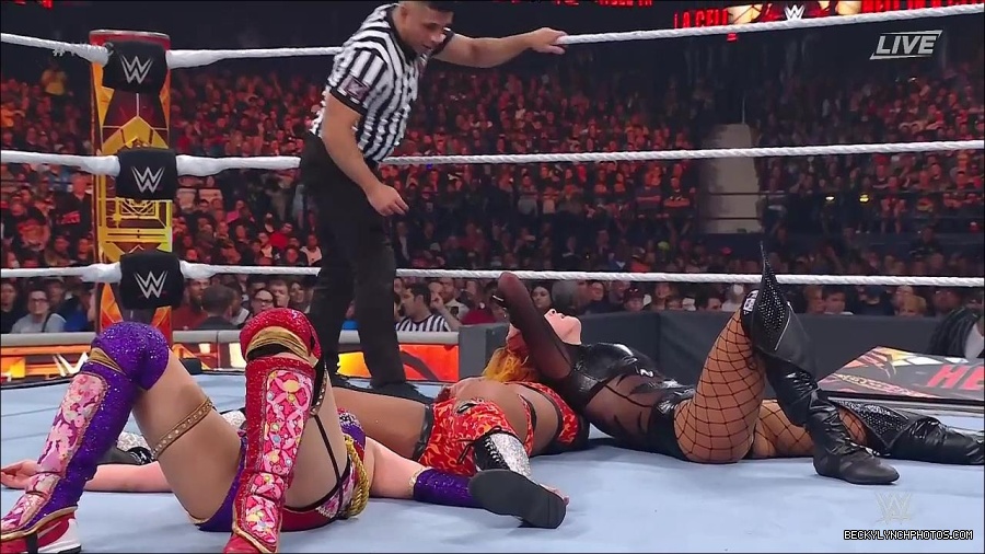 WWE_Hell_In_A_Cell_2022_720p_WEB_h264-HEEL_mp4_001800754.jpg